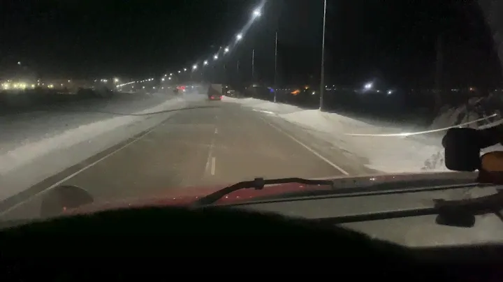 Салехард выгрузка, открылся тент потерял груз