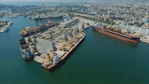 Порт Варна с высоты птичьего полёта (Восточный терминал)